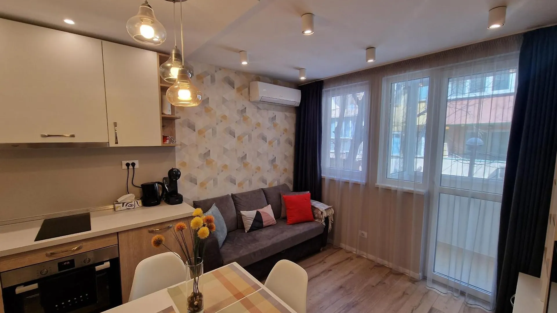 Brand New Luxury Flat In The City Center Warna Apartament